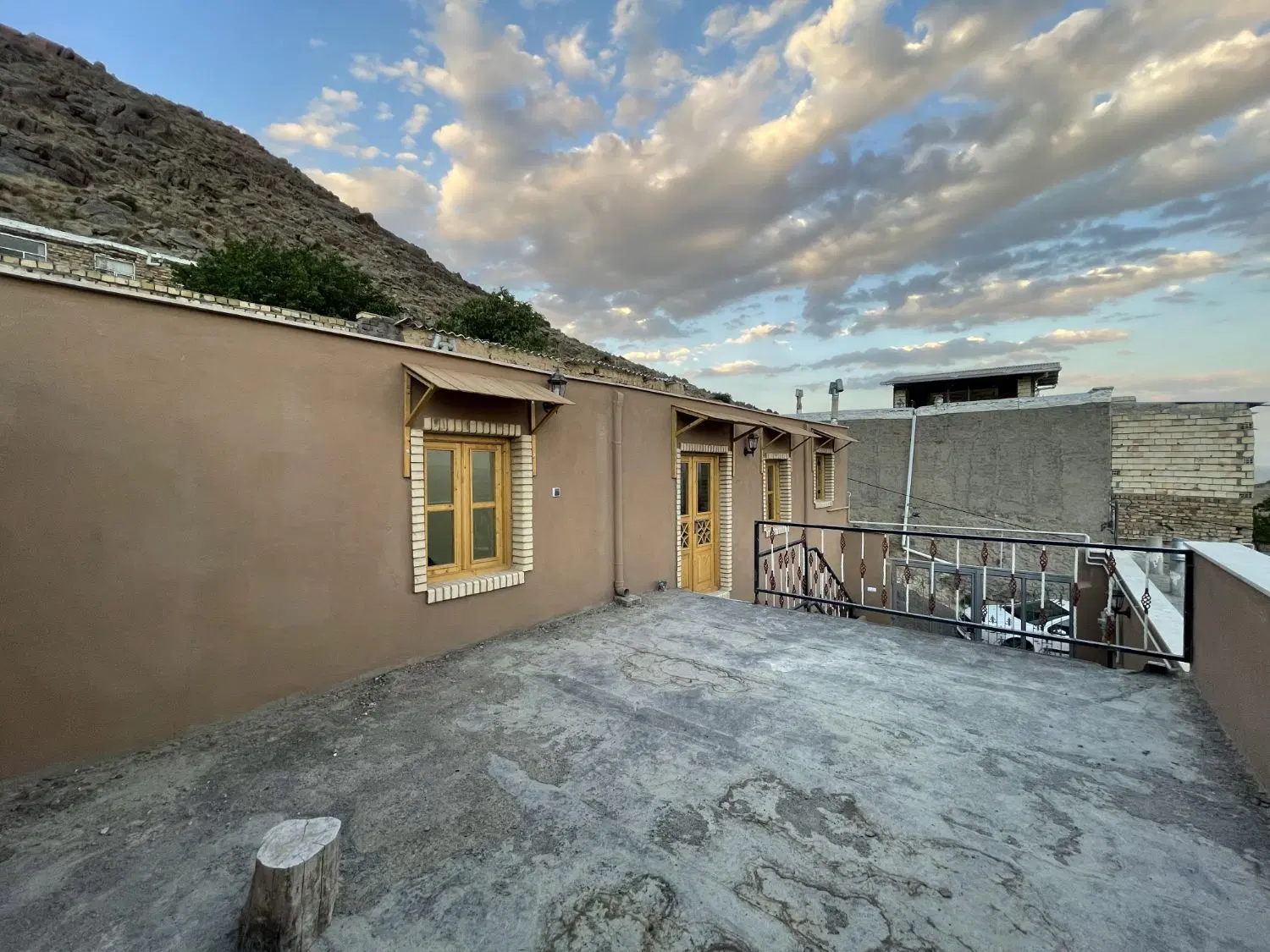 اجاره خانه در پایین کوه