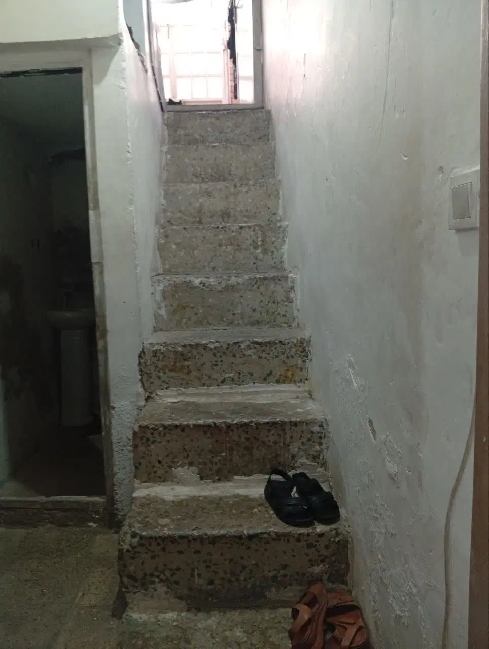 خونه اجاره ای زیر زمین