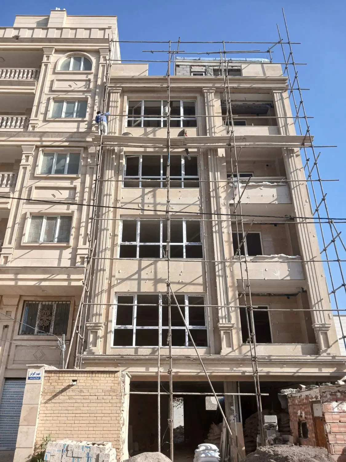 فروش آپارتمان با بهار خواب طبقه ۴