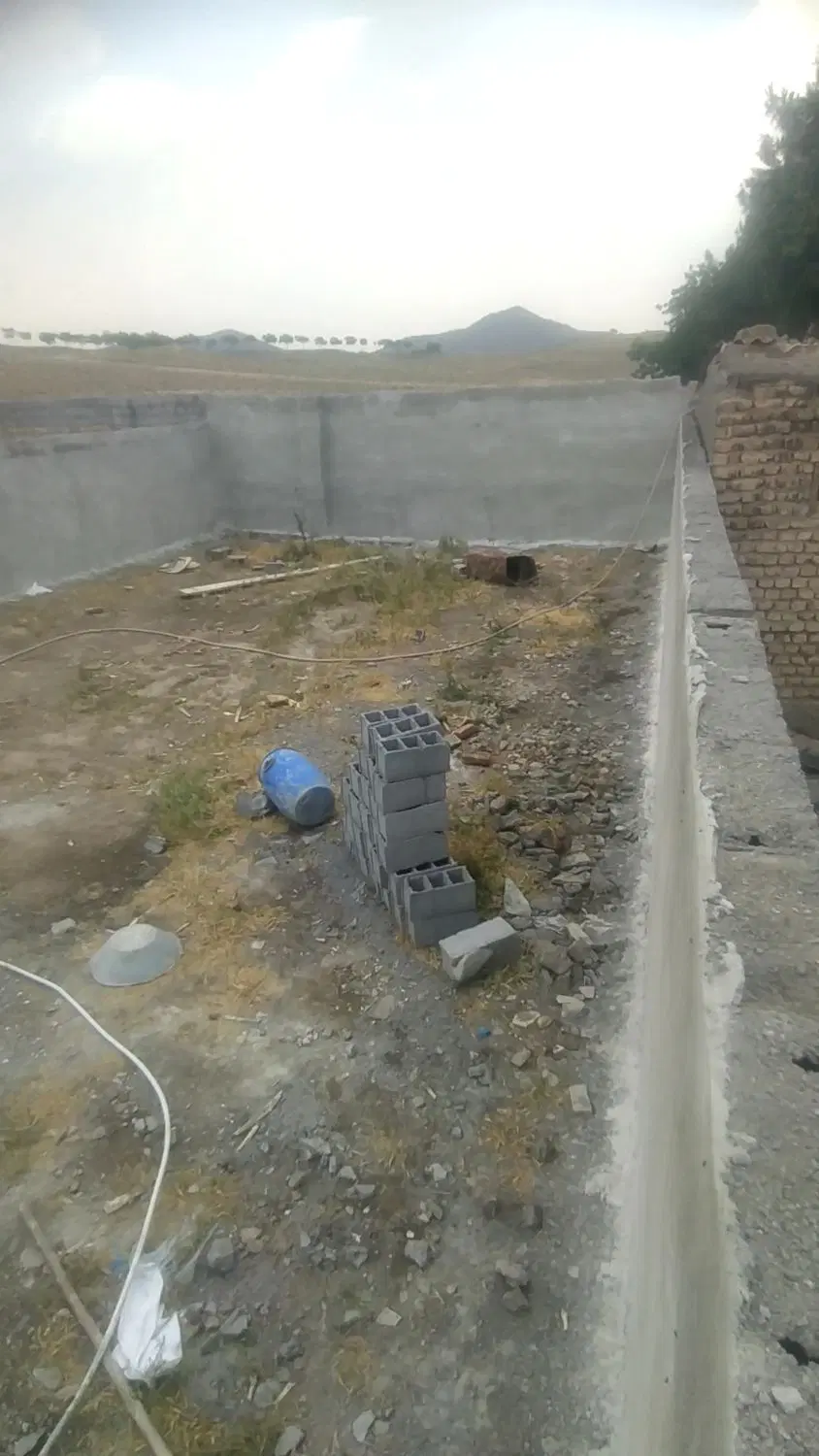 زمین ۲۰۰متری