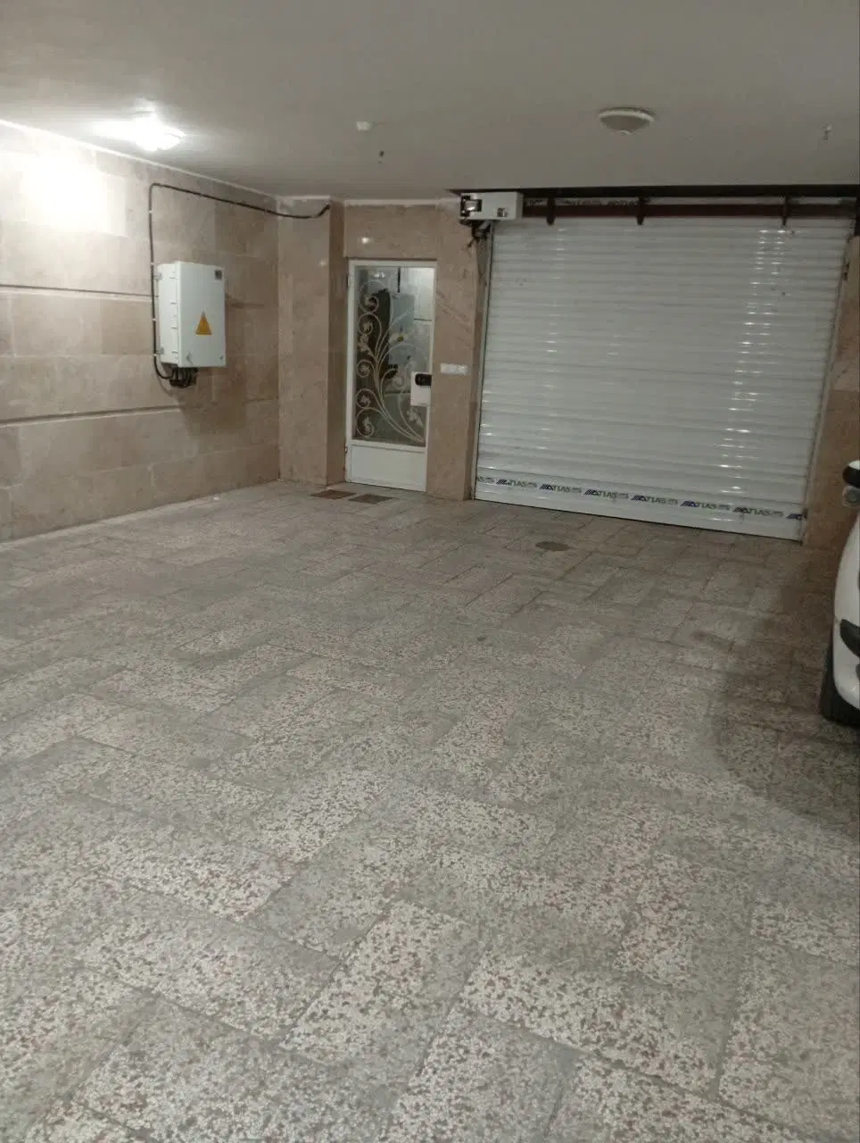آپارتمان تک واحدی اندیشه