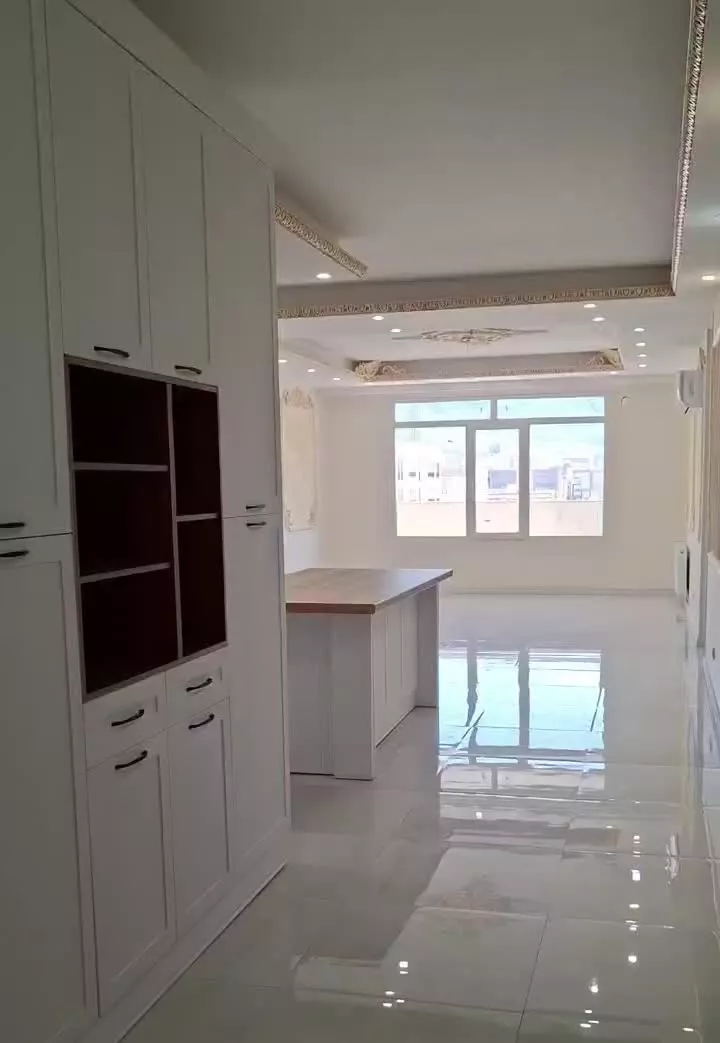 فروش۱۳۶متر۳خواب سوپرلوکس فول و کاسبی باغستان غربی