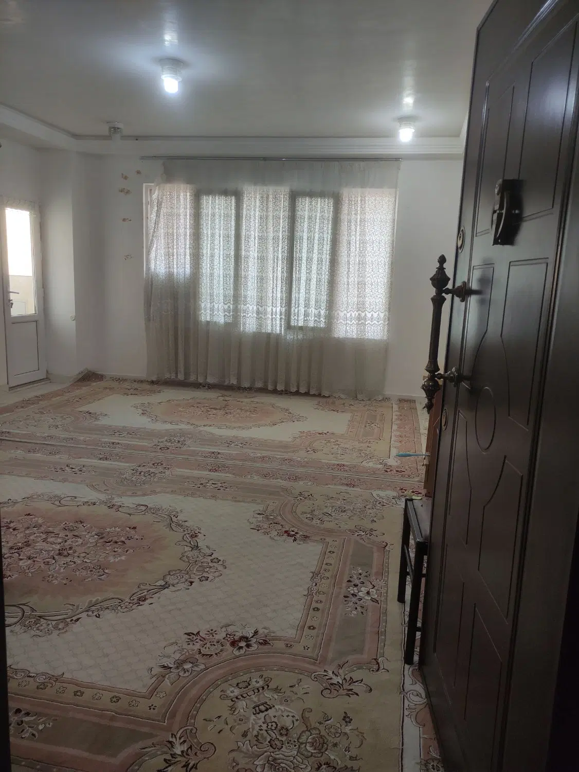 واحد. 80متری تک. واحدی