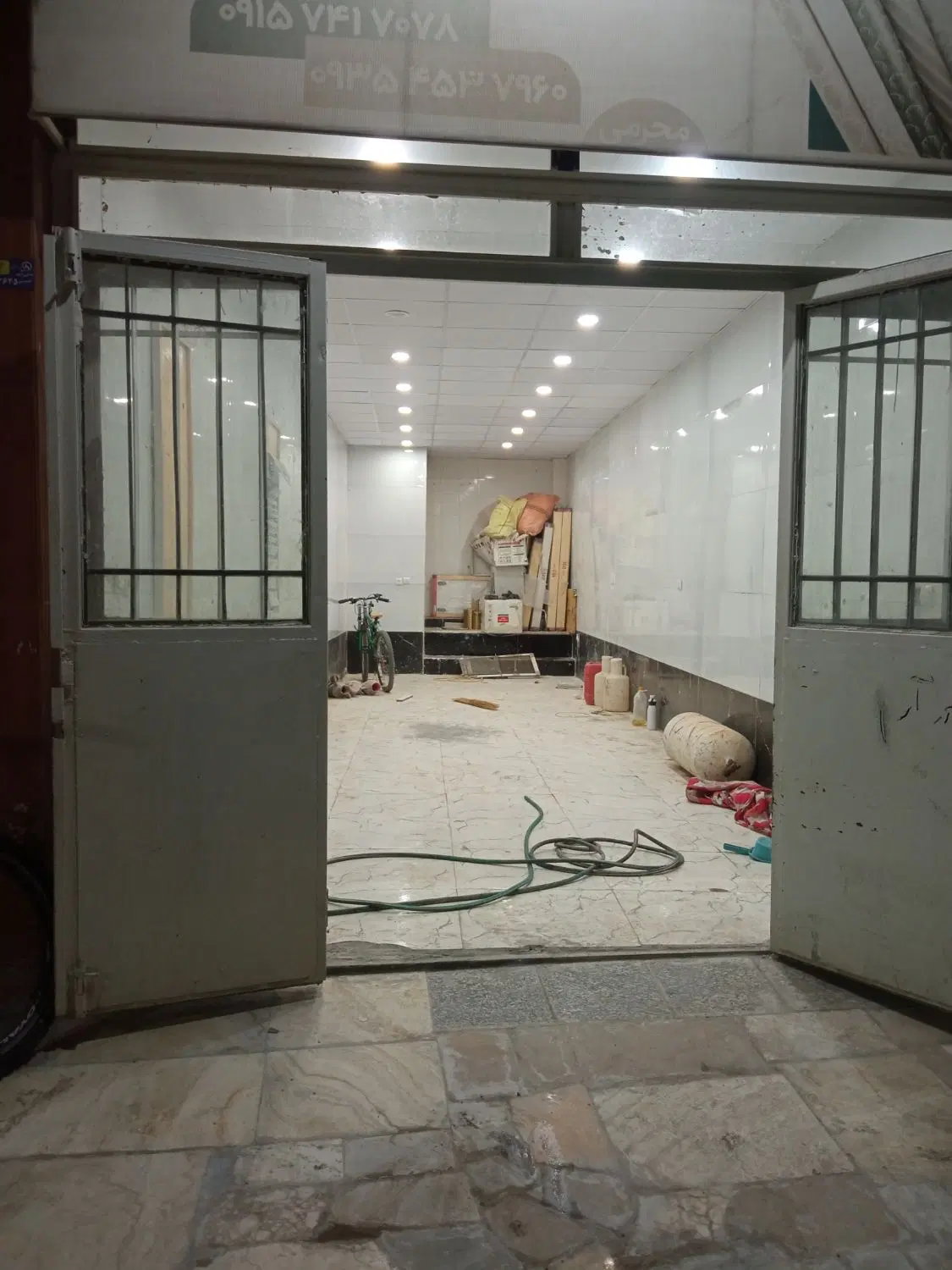 مغازه اجازه ای حاجی اباد
