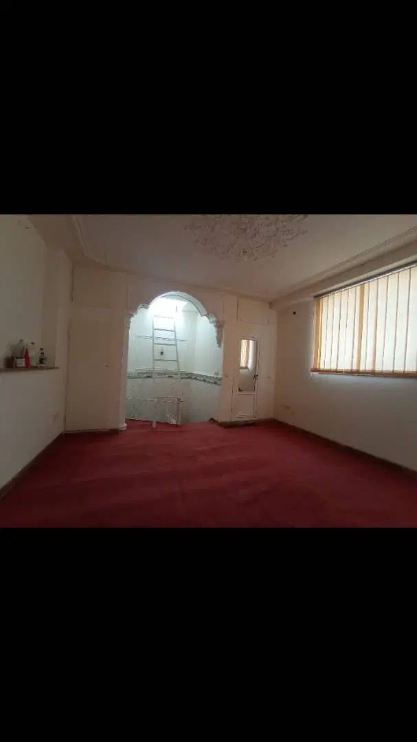 یک طبقه مستقل آپارتمان