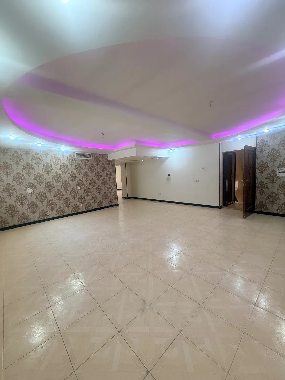 110 متر سندار فول لاله ها