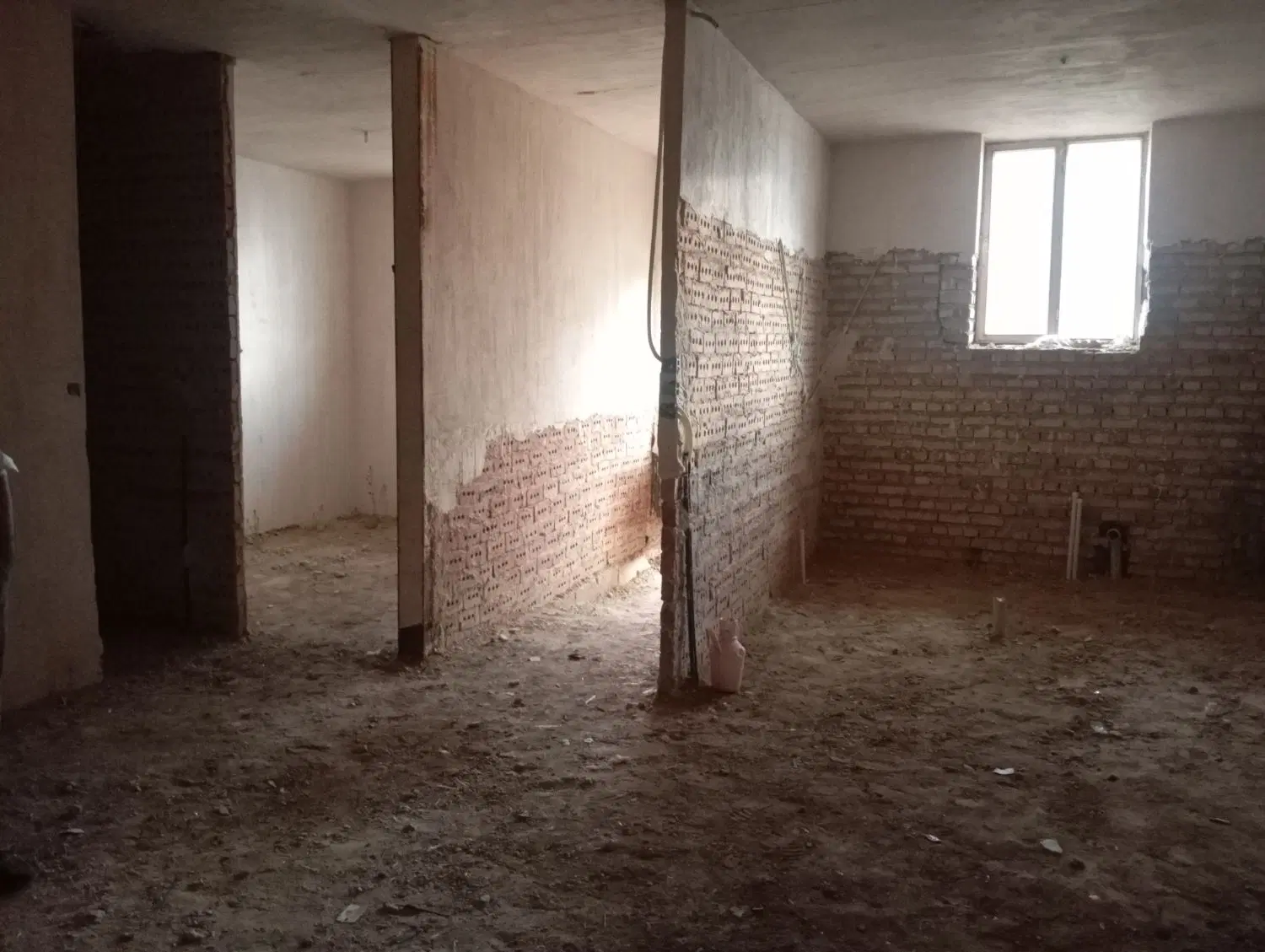 ساختمان نیمه کاره
