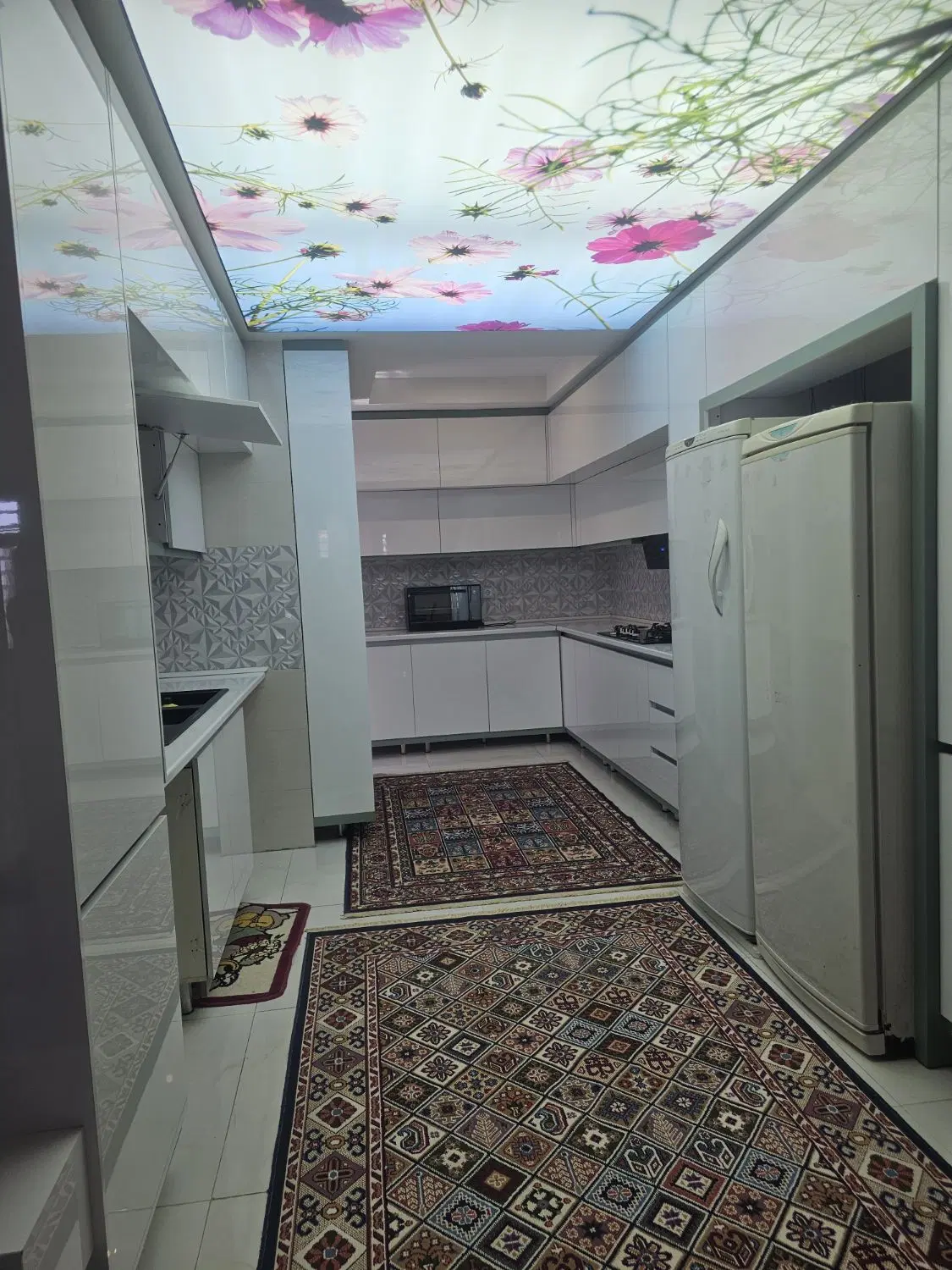 طبقه بالای همکف 180 متر 3 خواب
