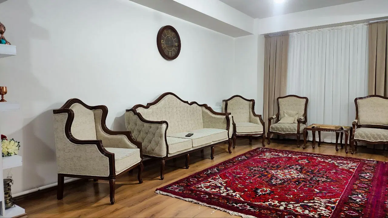 آپارتمان واقع در عارف