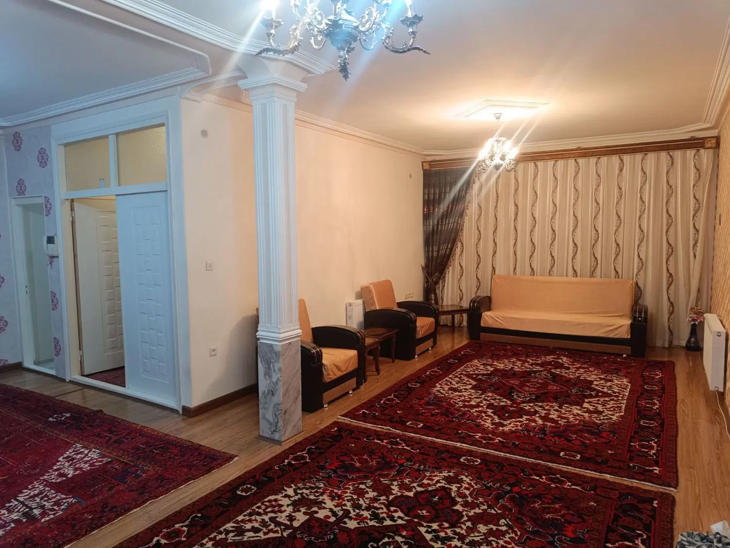 ۲۰۰ متر حیاط ۲ طبقه لوکس