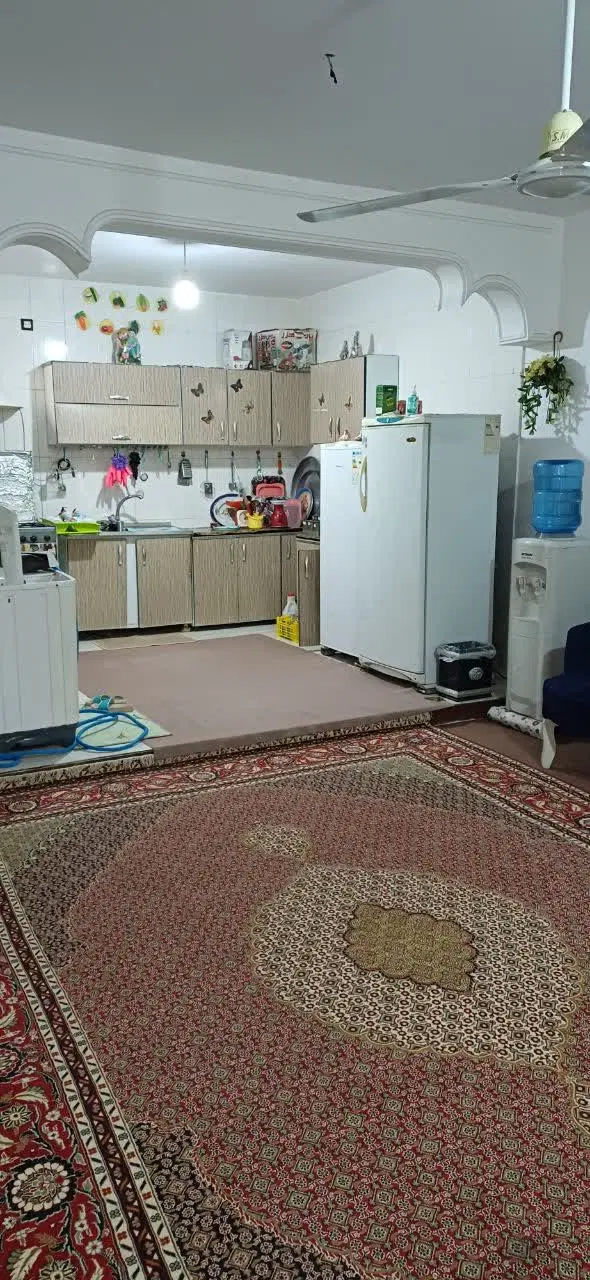 فروش منزل خونه تکمیل آجری به روز حیاط بزرگ