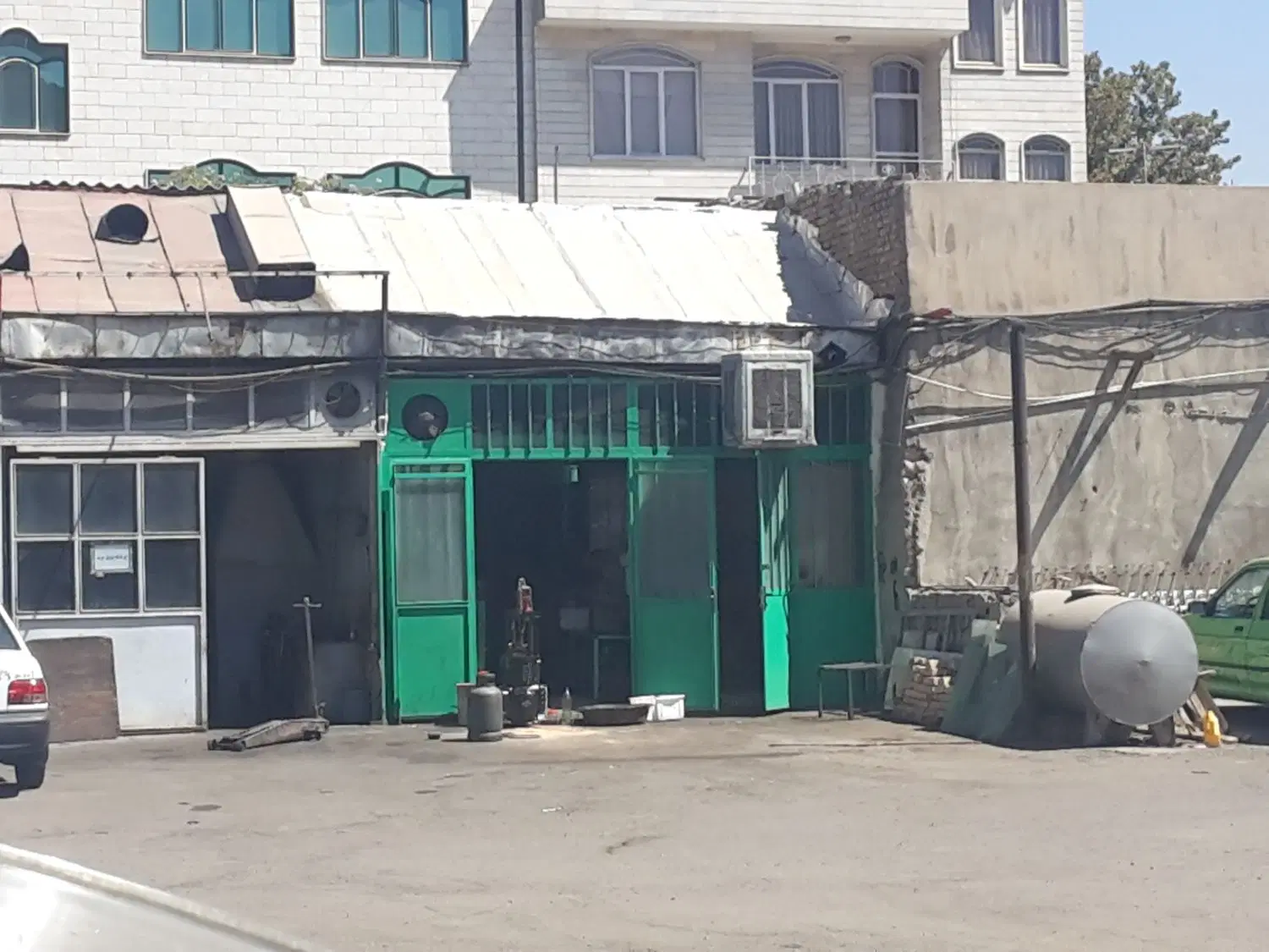۱۷ شهریور سرقفلی ۳۲ مغازه داخل گاراژ پایین پل آهنگ