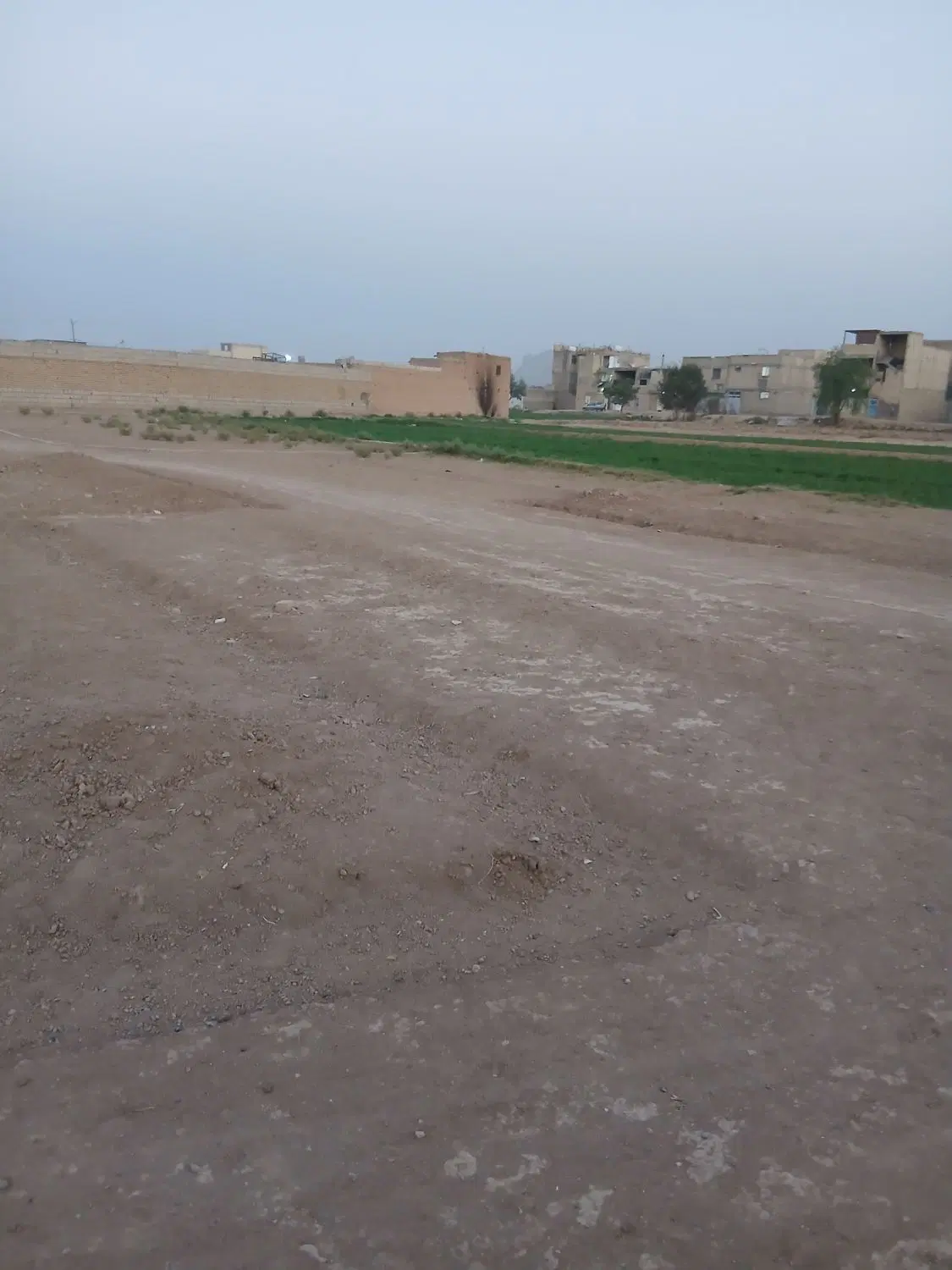 زمین  ۹۰متری دونبش