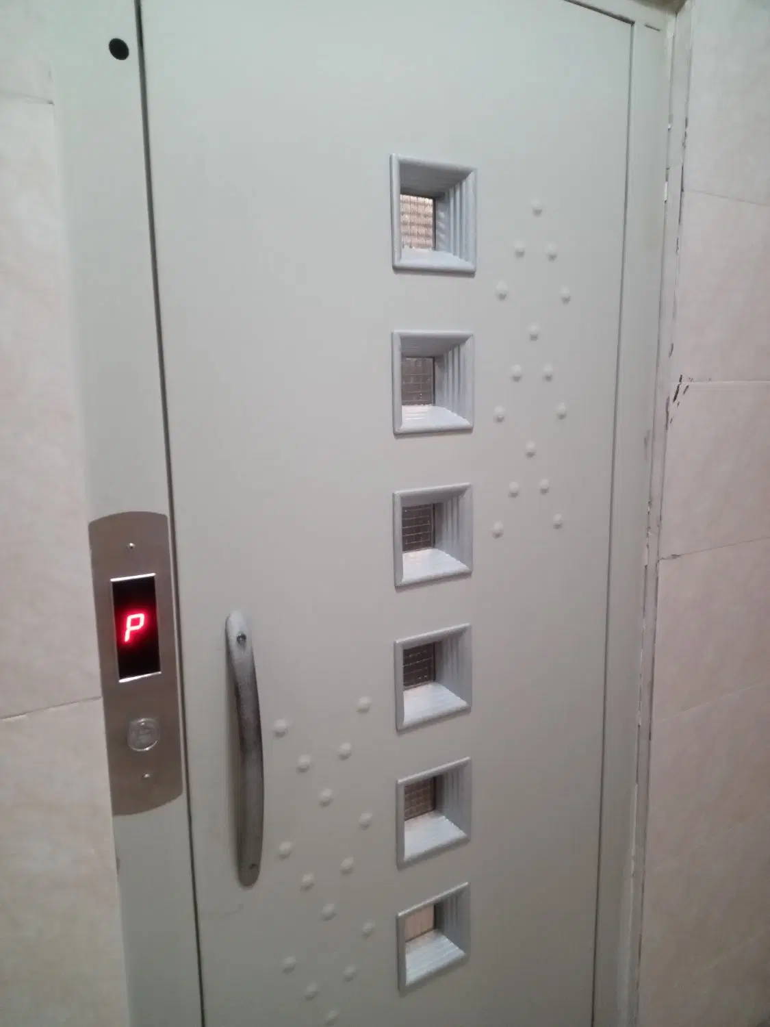 ۴۸متراپارتمان،آسانسور،انباری