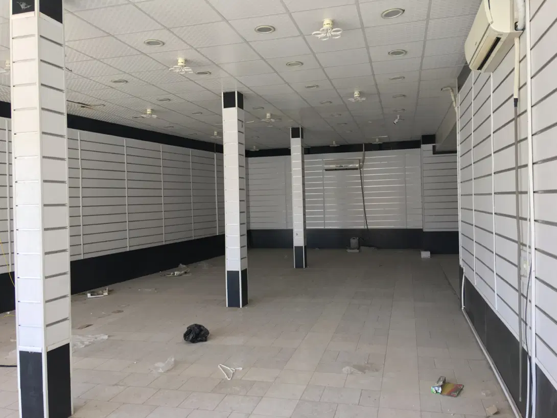 اجاره مغازه ۱۳۰+۲۳۰ متر خیابان سیمتری