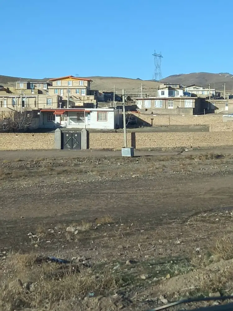 زمین ب متراژ ۱۱۰۰متر