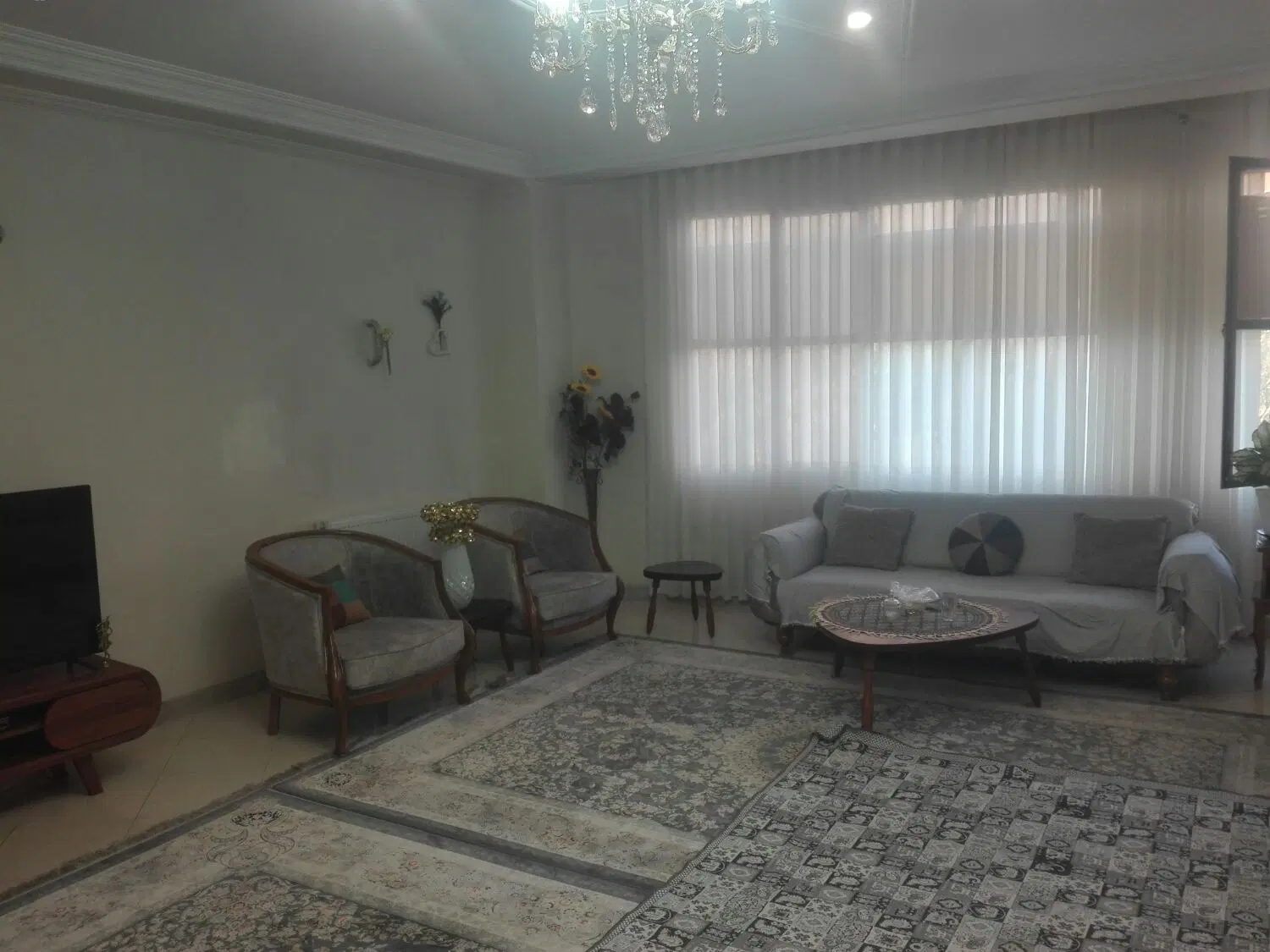 آپارتمان ۶۸ متری دو خواب طبقه سوم