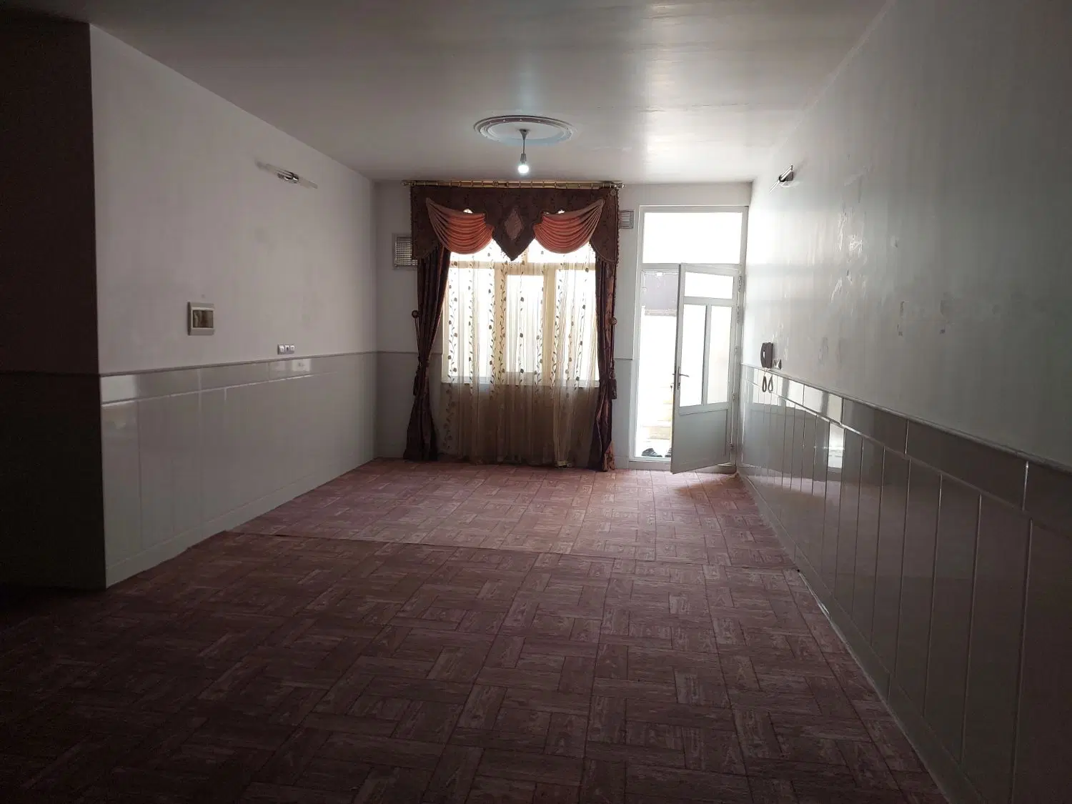 رنگ  یک واحد ویلای