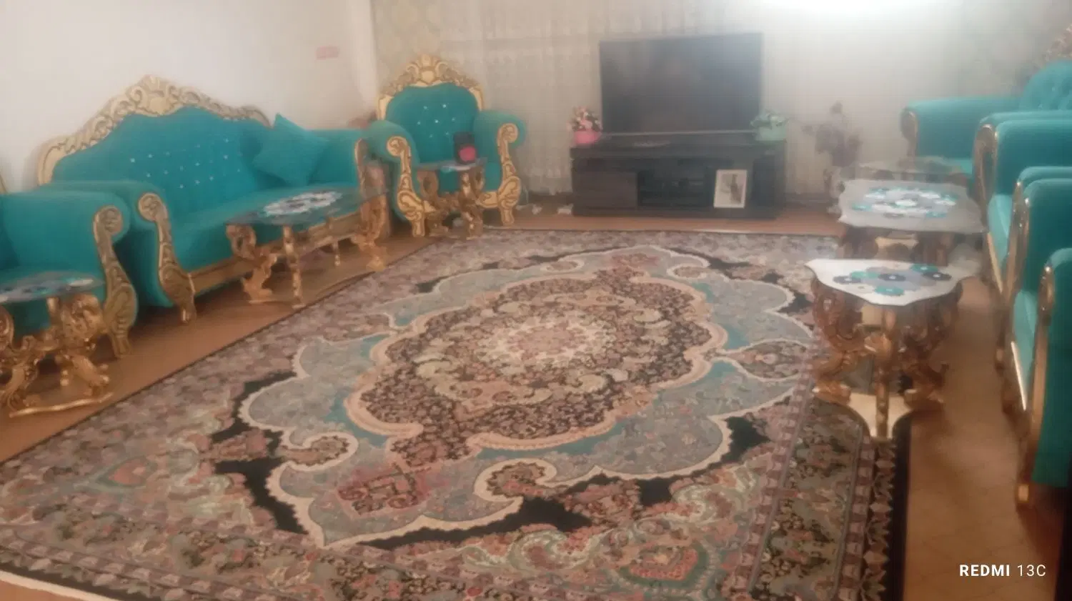 ساختمان 2طبقه دارای پارکینگ