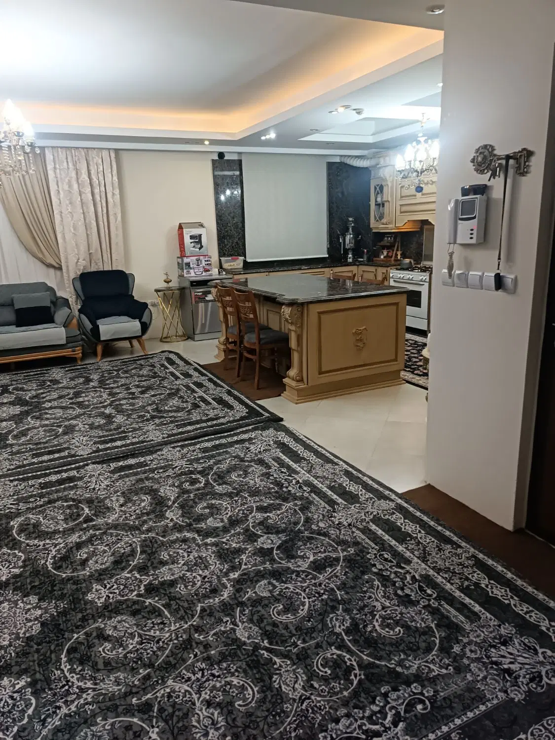 آپارتمان ۱۰۰ متری دو خوابه