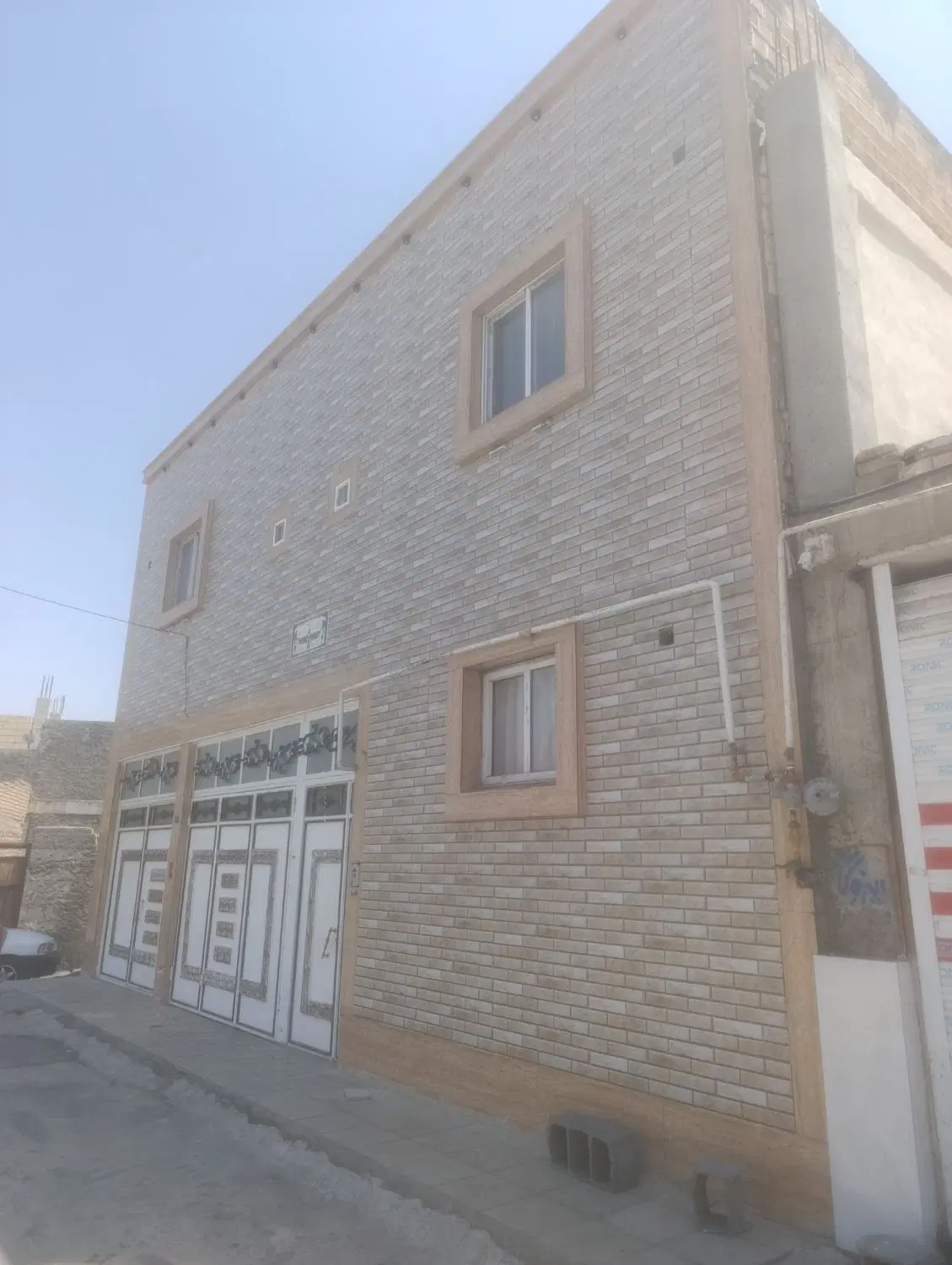 دو طبقه خانه ویلایی اشترجان شهرک شقایق