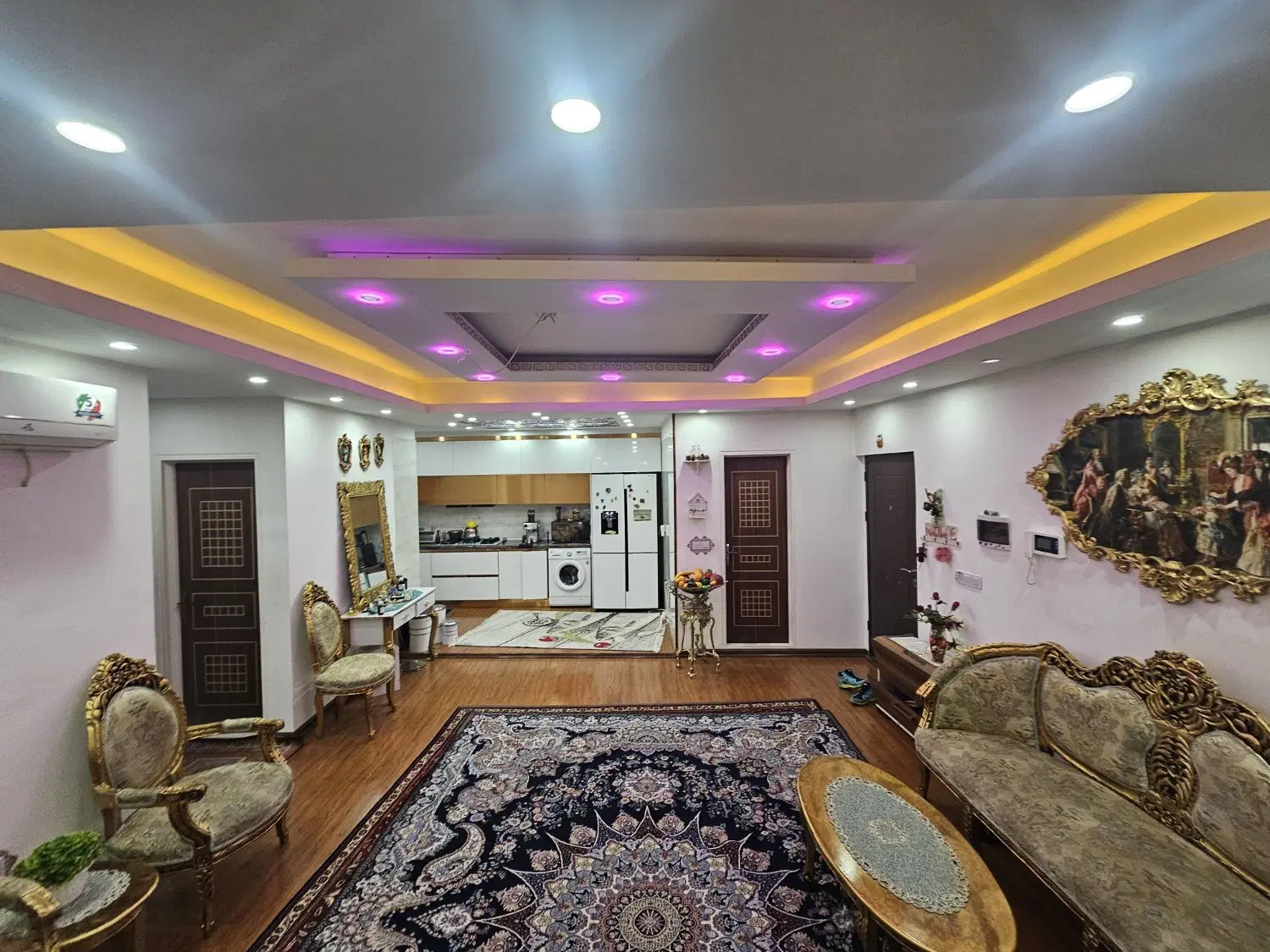۹۰متری شیک حیاط دار