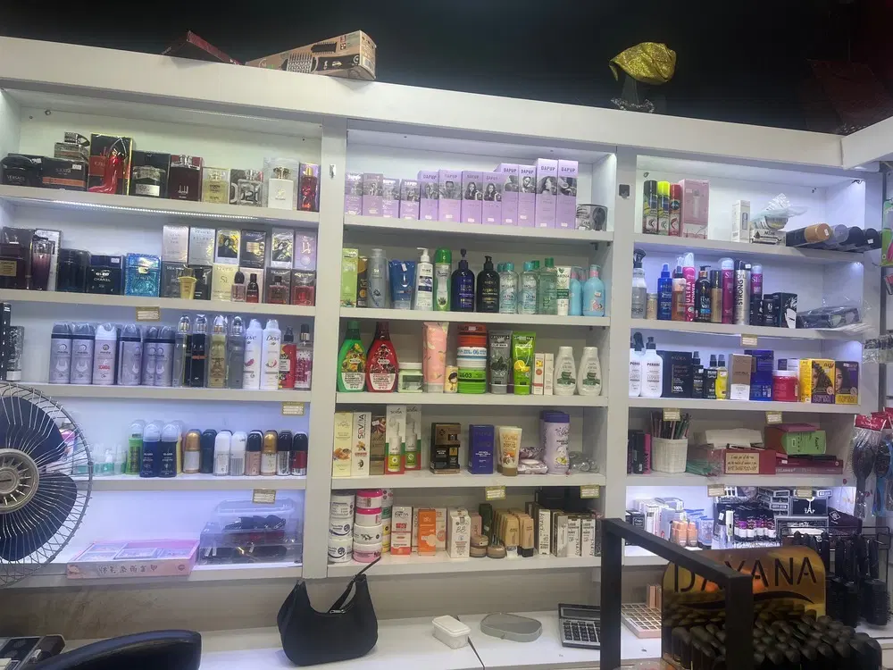 اجاره مغازه با دکور در همکف ارم