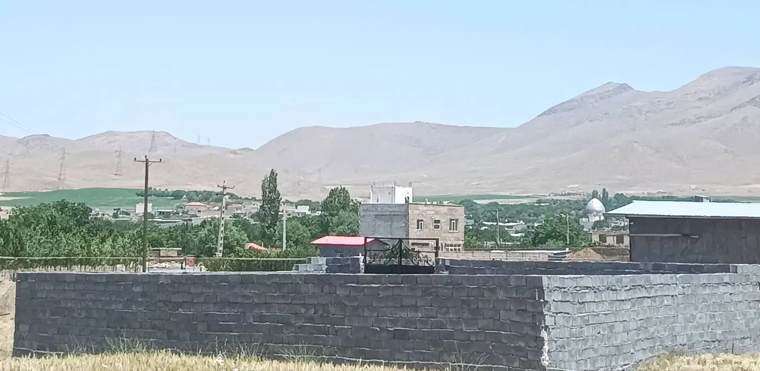 زمین چسبیده به طرح گوار