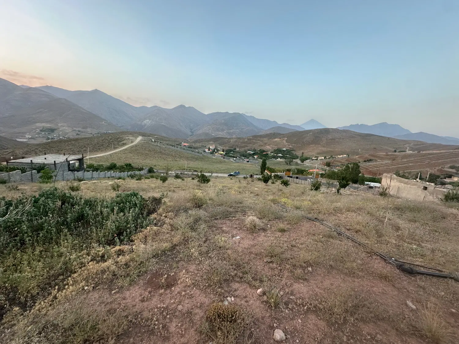 زمین فروشی