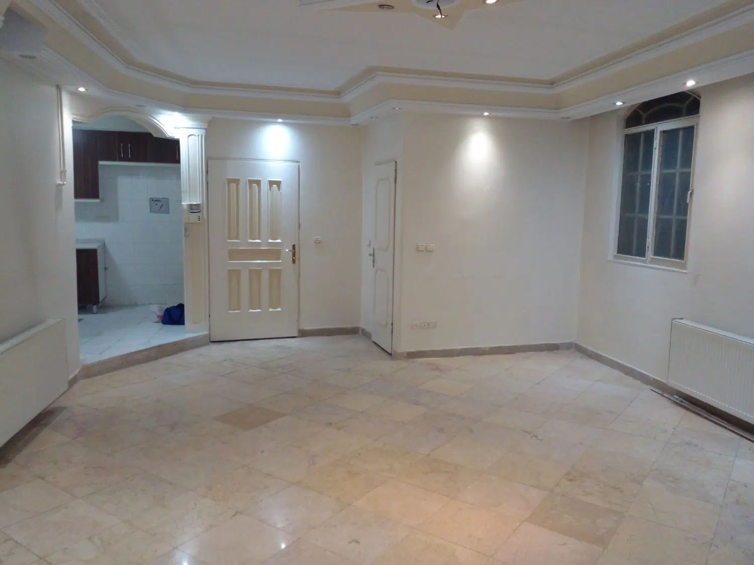 یک باب مغازه ۲۵ متری