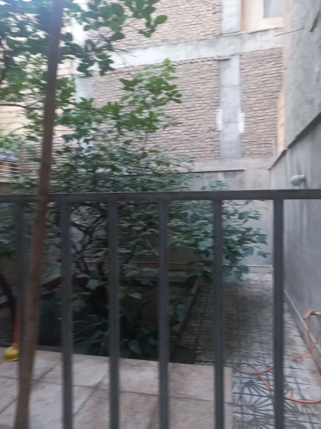 خونه کلنگی چسب تجاری