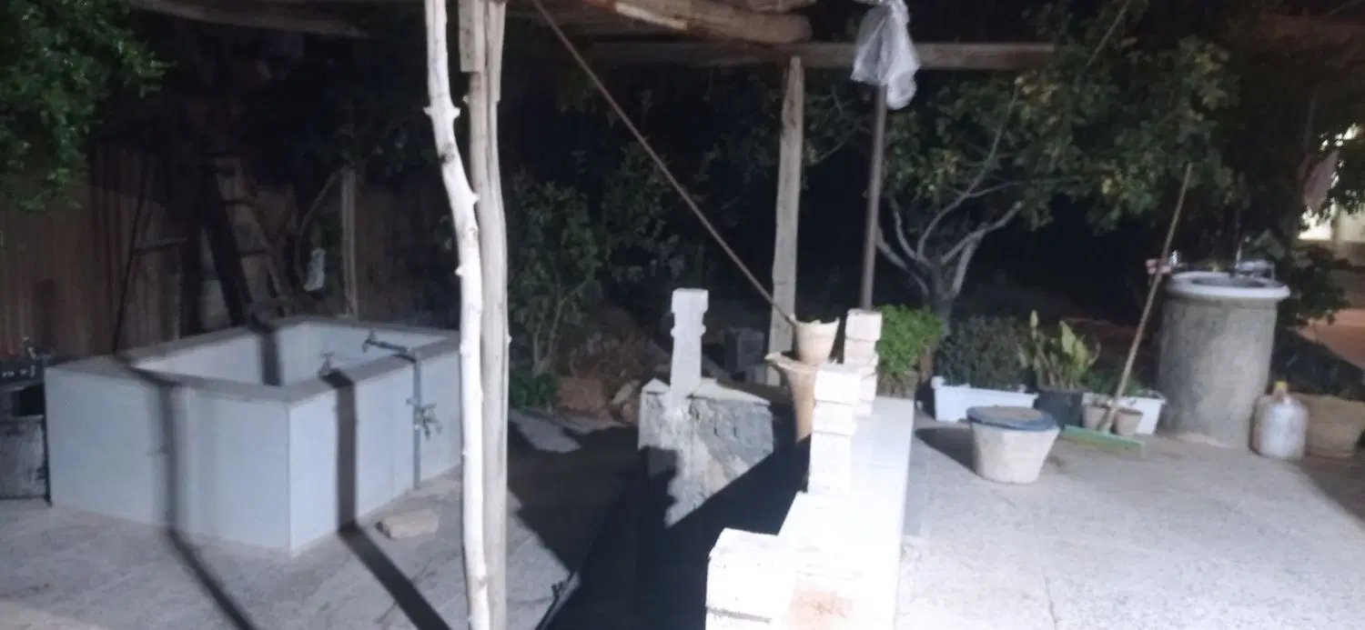 خونه باغ به همراه گلخانه