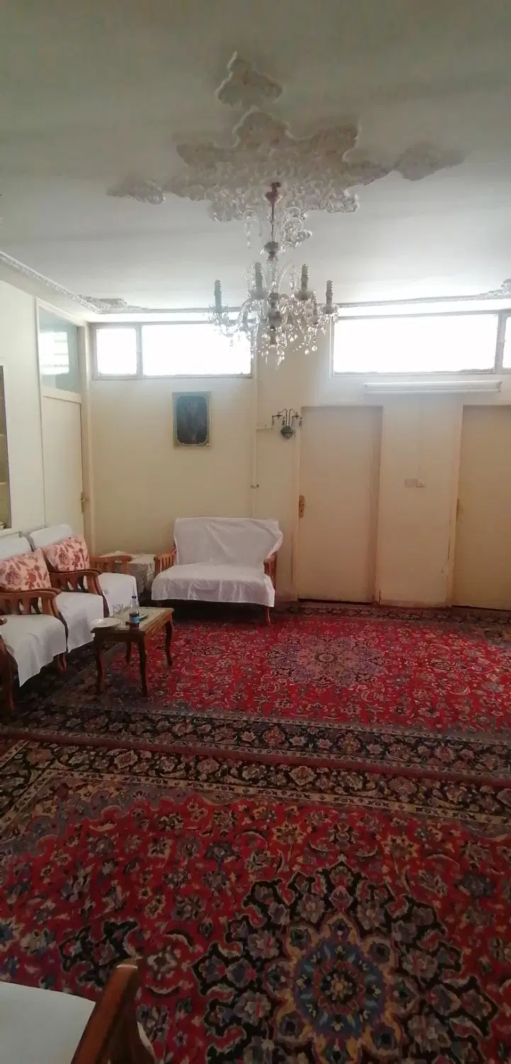 منزل قدیمی با موقعیت خوب جنوبی برای ساخت و ساز