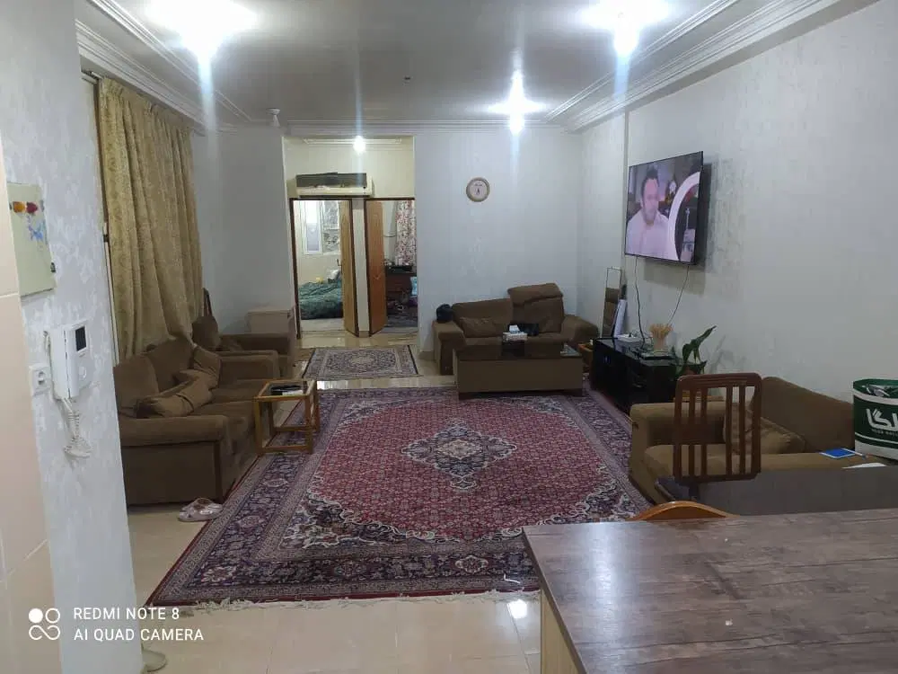 آموزگار 4 100 متری  ساخت 93 4 طبقه 8 واحدی