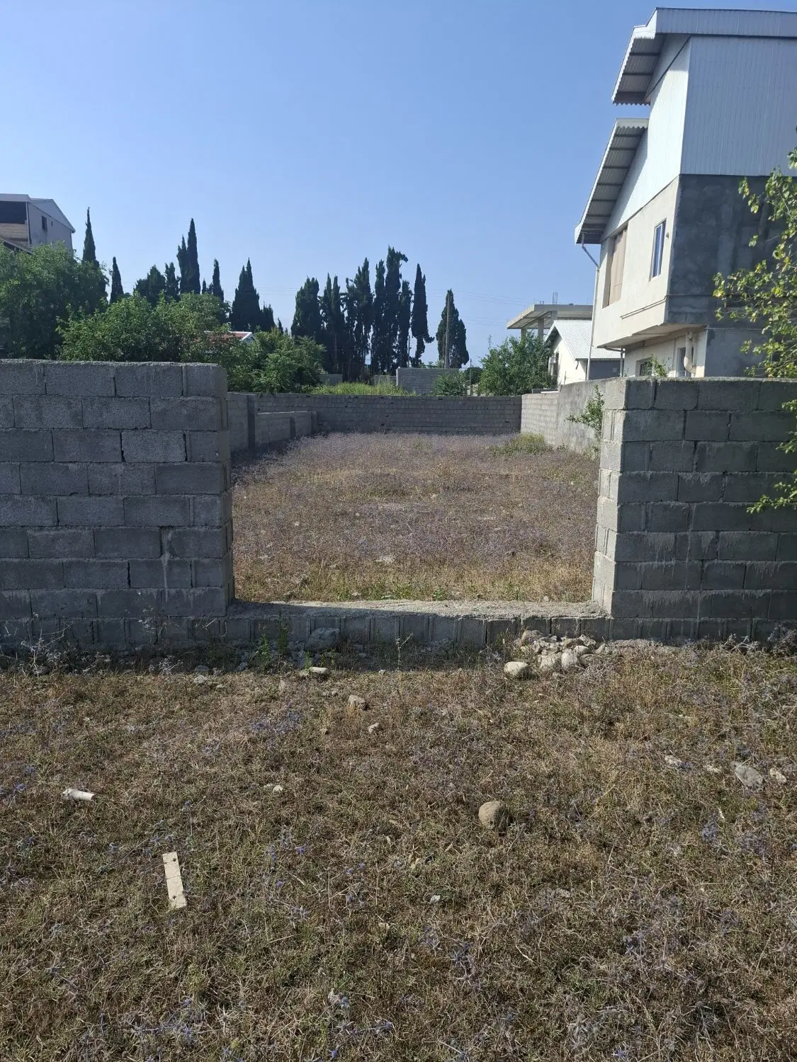 زمین 300 متری قروق