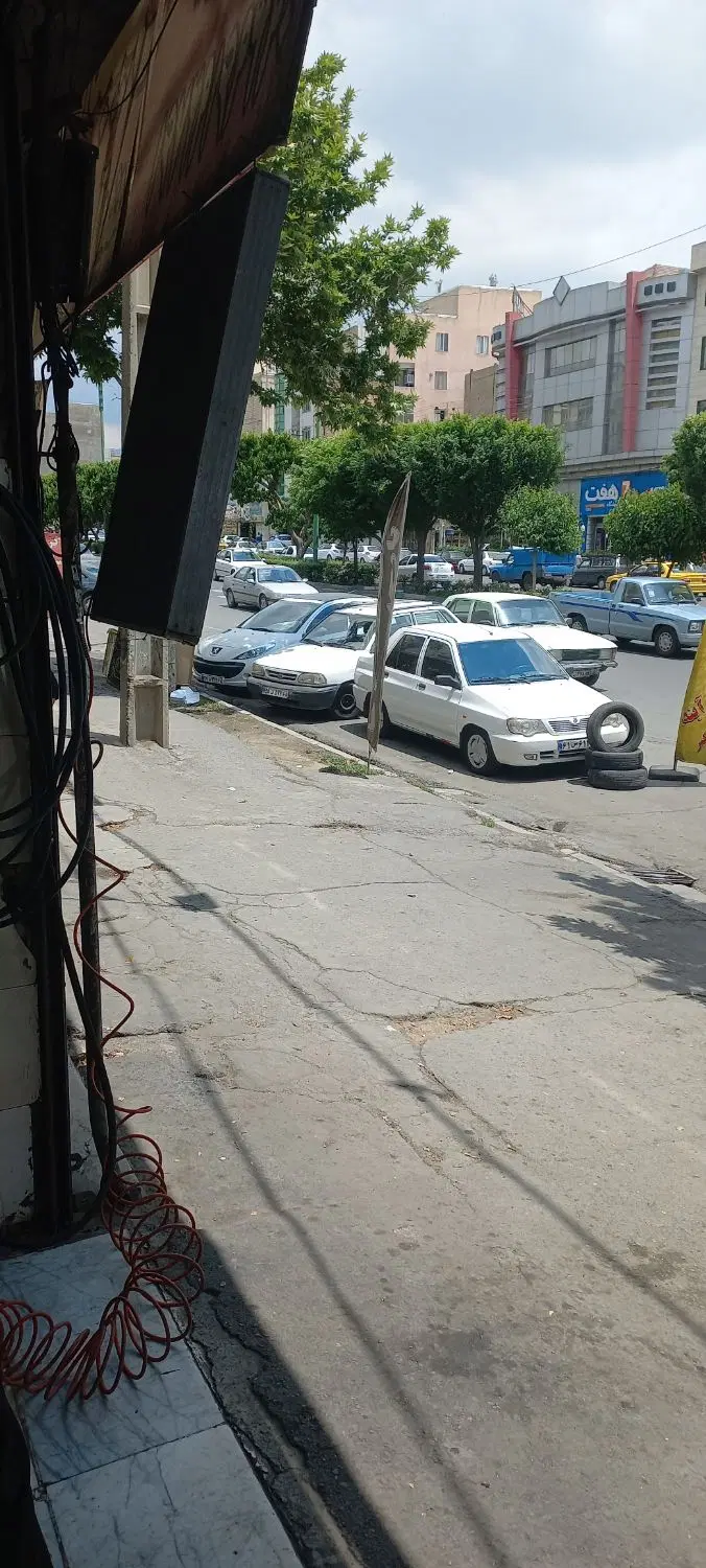 مغازه تجاری بر بلوار باغستان