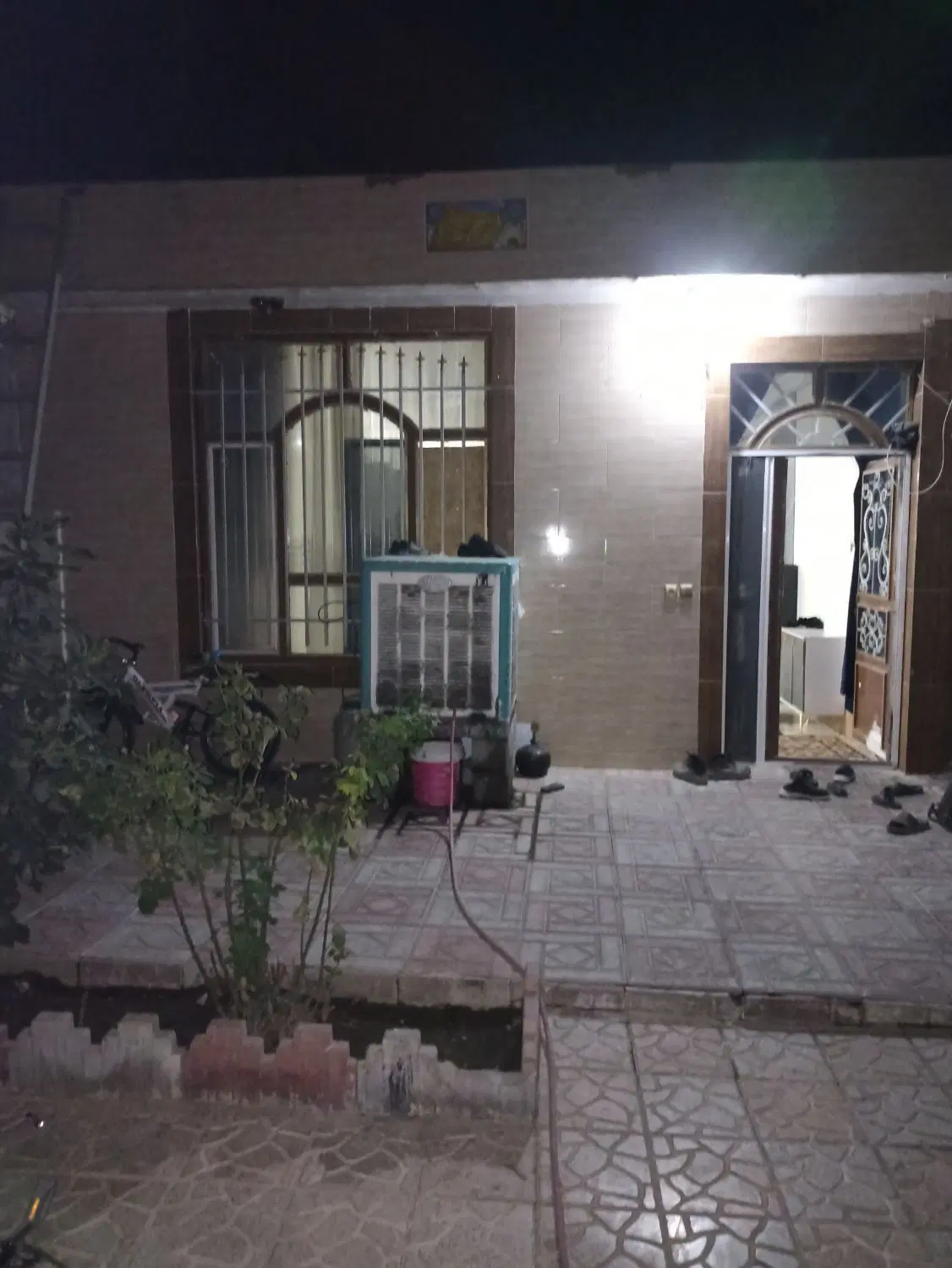 یک دستگاه خانه ویلای بفروش میرسد