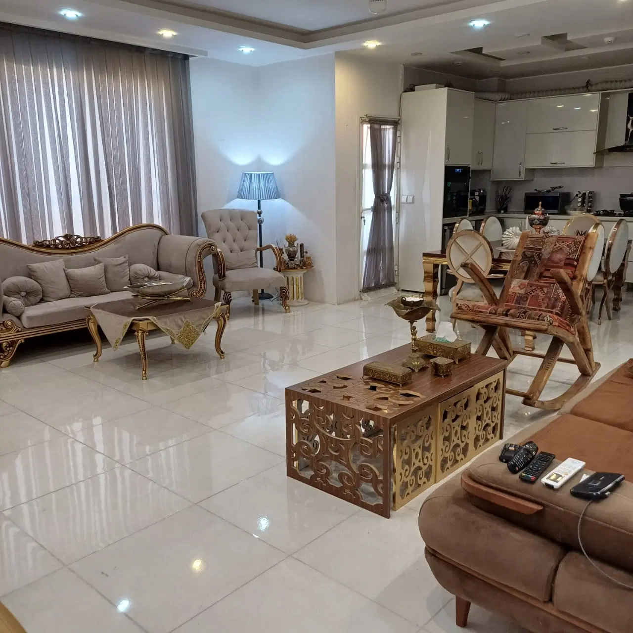فروش 77متری نبوت