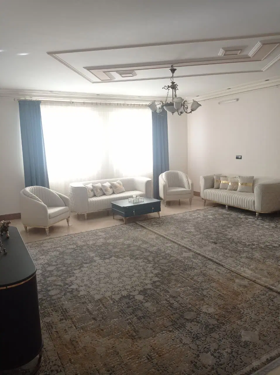 خانه ویلایی دوطبقه هر طبقه 100 متر بنا