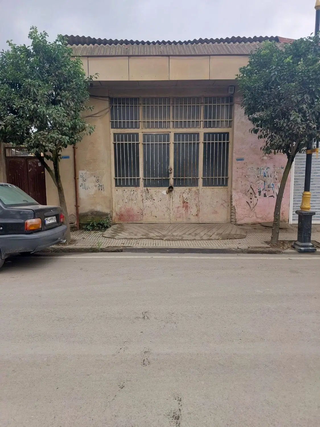 مغازه با زمین تجاری مسکونی بر خیابان