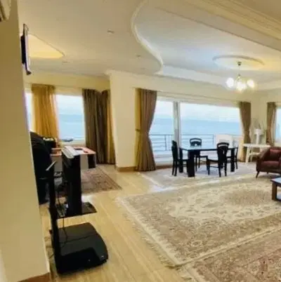 هم خونه میشوم