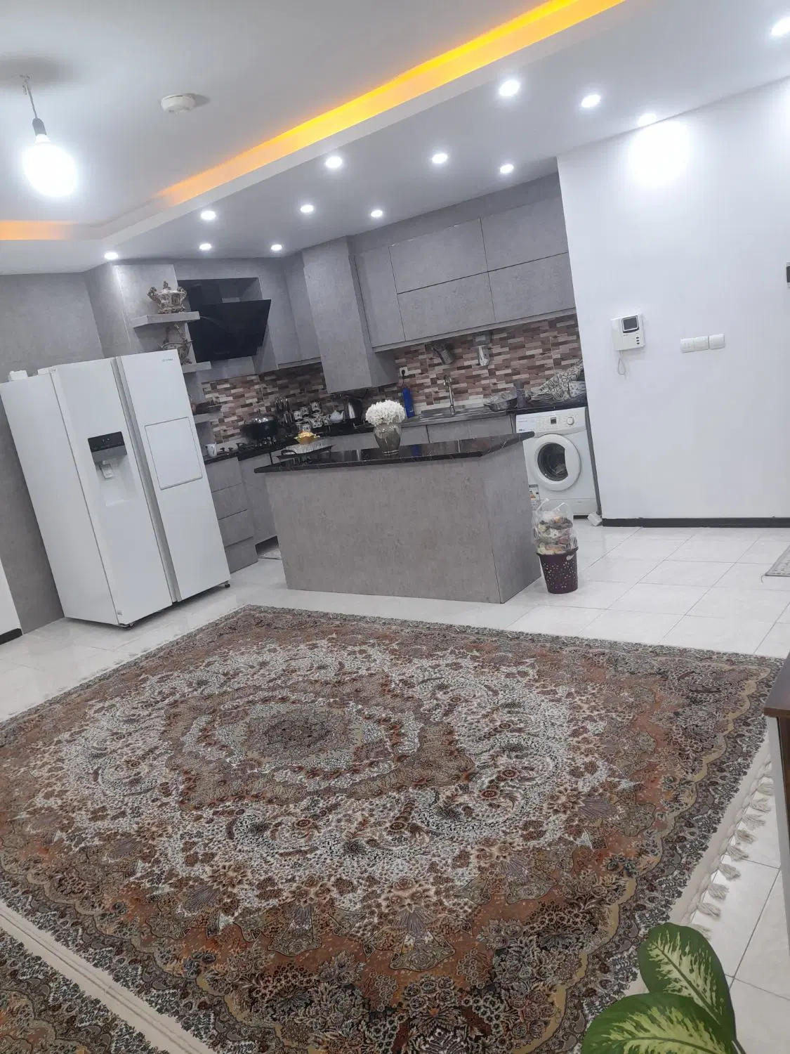 واحد اجاره ای 100متر مهتاب پارکینگ اختصاصی
