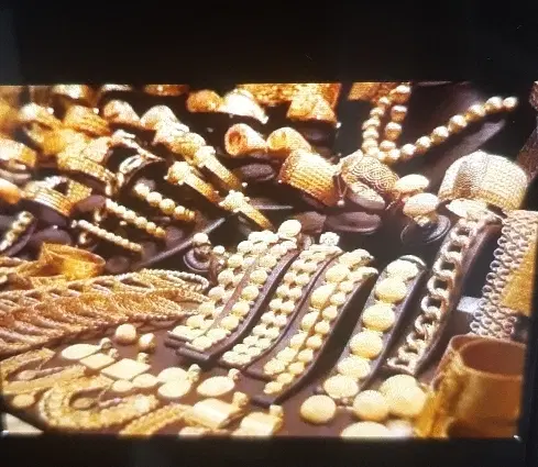 مغازه طلا فروشی پاخور درجه یک
