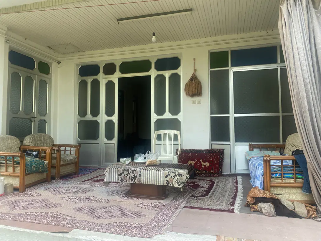 زمین ۸۰۰ متری و خانه ۱۰۰ متری مسکونی