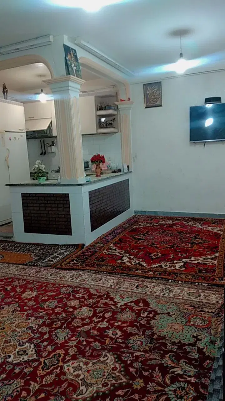 حیاط دو طبقه اهن