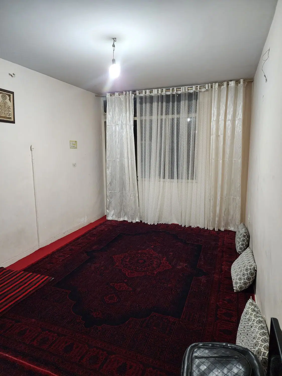 خانه ویلایی مناسب زندگی چند نفر داخل تمیز
