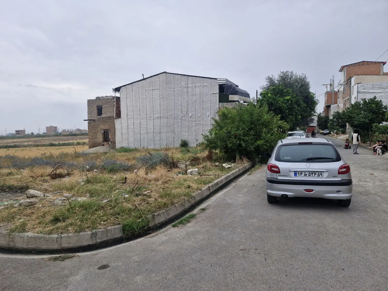 یک قطعه زمین جامی ۱۸
