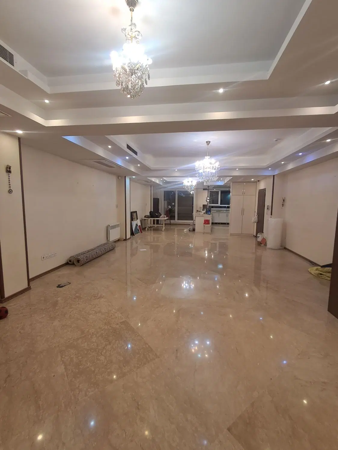اجاره مسکونی طبقه ۴ دو طرف نورگیر