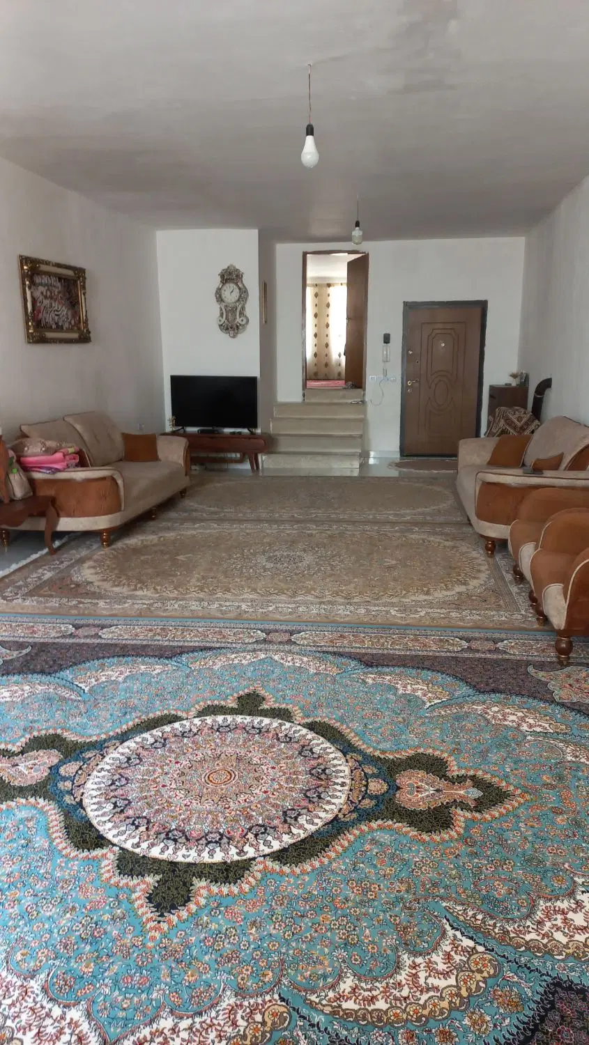 خانه دوطبقه جاده قدیم
