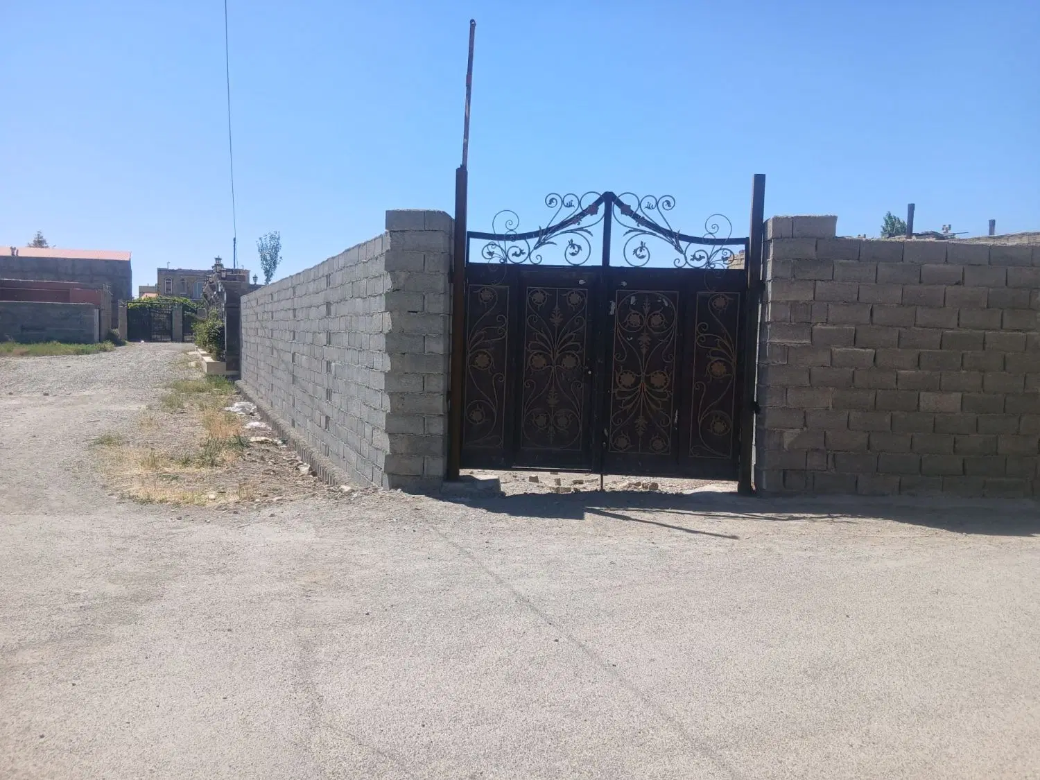 زمین مهردشت 300مترابعاد 12در طول